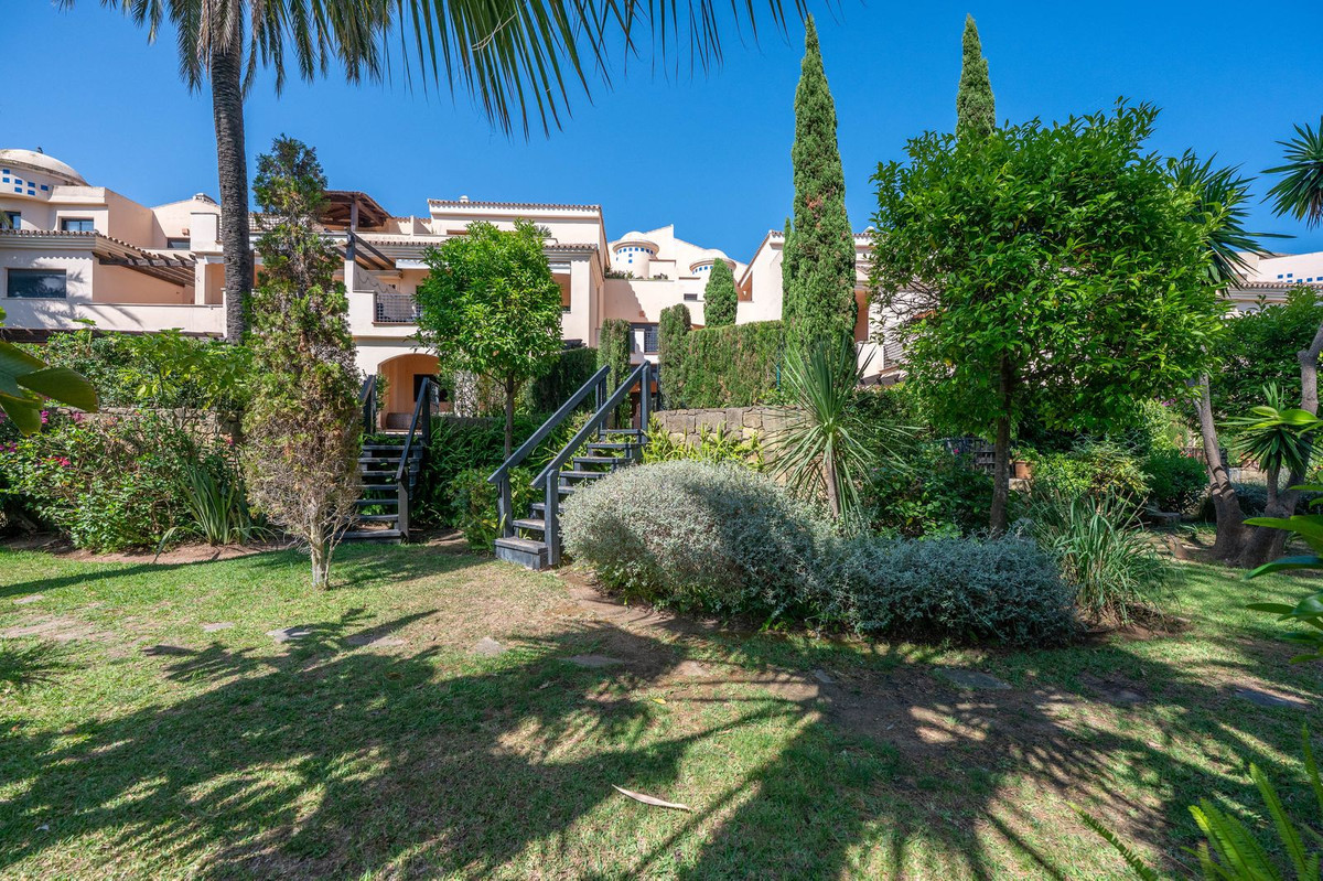 2 Bed Apartment for sale in Puerto Banús Costa Del Sol, Málaga, Spain