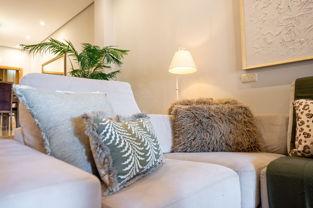 2 Bed Apartment for sale in Puerto Banús Costa Del Sol, Málaga, Spain