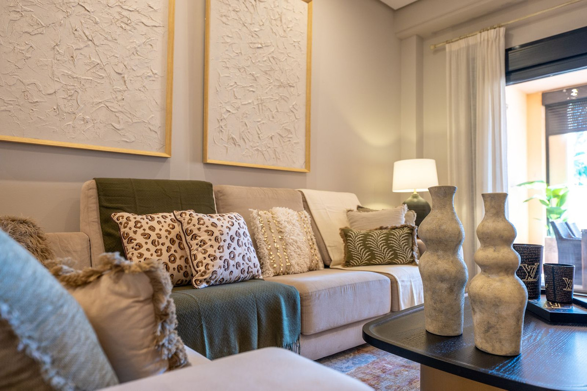 2 Bed Apartment for sale in Puerto Banús Costa Del Sol, Málaga, Spain