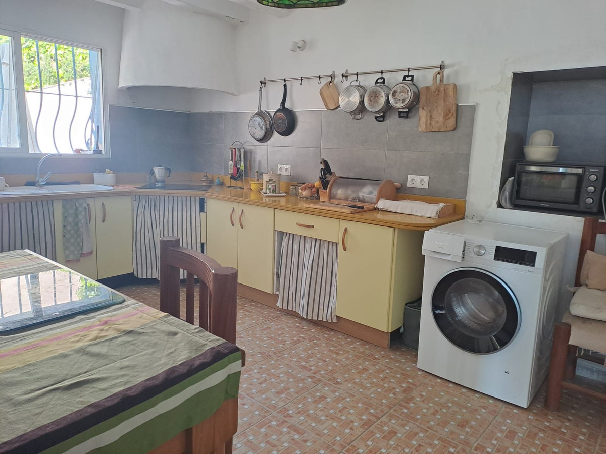5 Bed Townhouse for sale in Torremolinos Costa Del Sol, Málaga, Spain