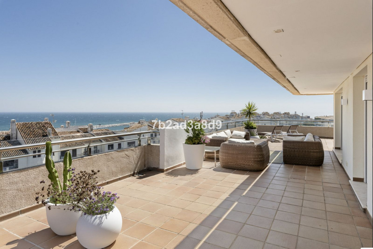 3 Bed Apartment for sale in Puerto Banús Costa Del Sol, Málaga, Spain