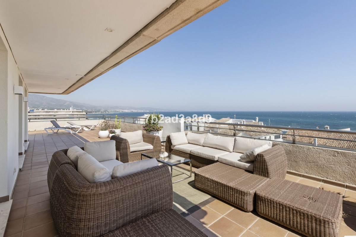 3 Bed Apartment for sale in Puerto Banús Costa Del Sol, Málaga, Spain