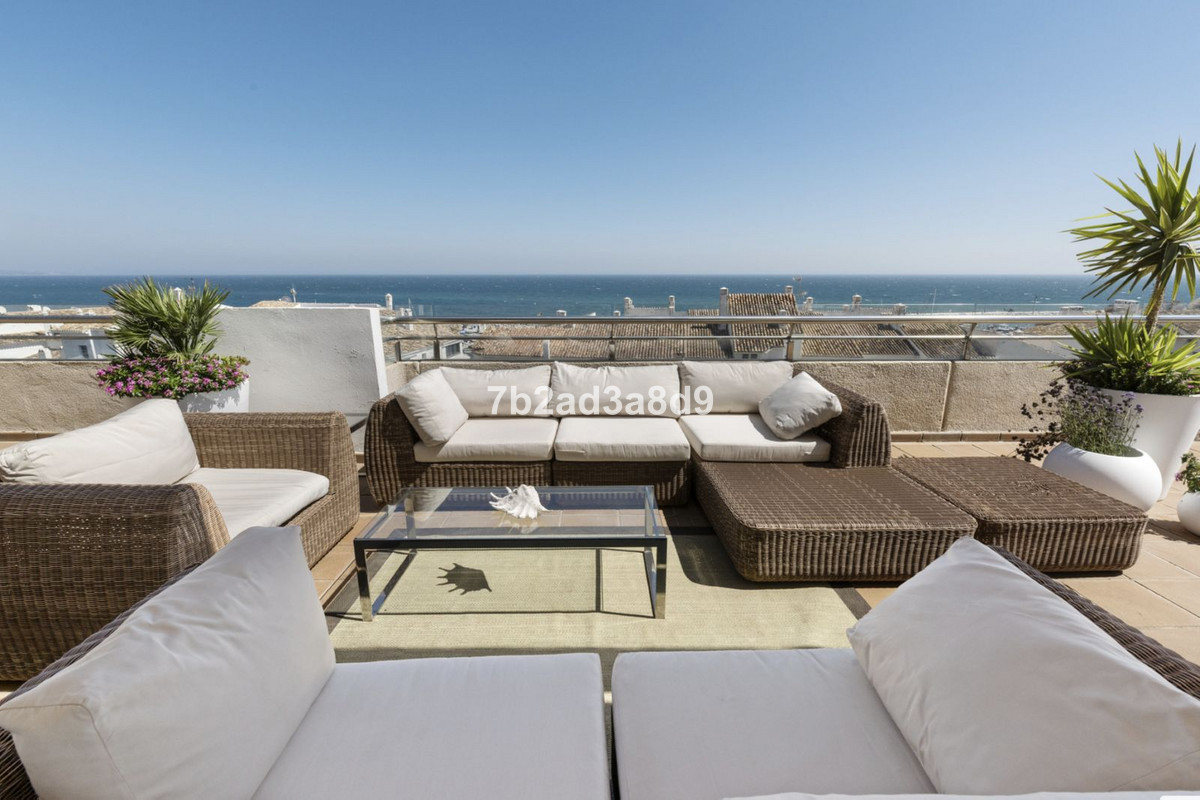 3 Bed Apartment for sale in Puerto Banús Costa Del Sol, Málaga, Spain