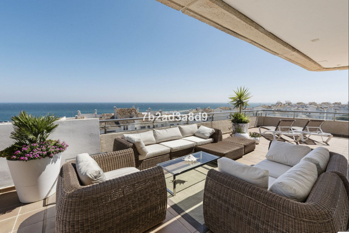 3 Bed Apartment for sale in Puerto Banús Costa Del Sol, Málaga, Spain
