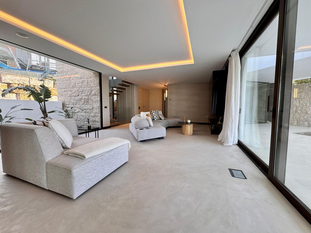 3 Bed Townhouse for sale in Higueron Costa Del Sol, Málaga, Spain