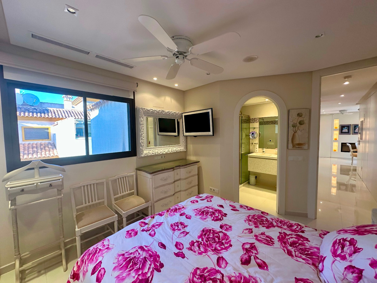 Se vende Apartamento Planta Media de 2 dormitorios en Costa Blanca, Alicante, España