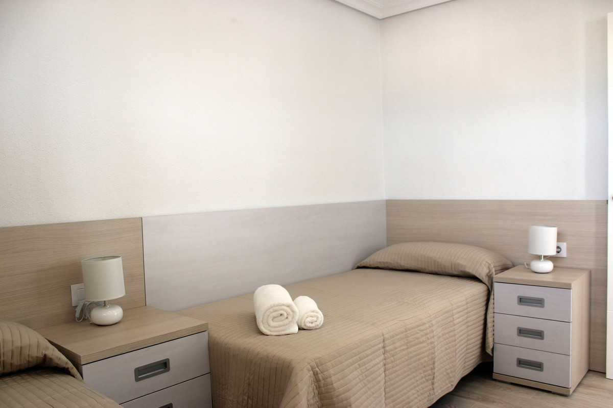 Se vende Apartamento Planta Media de 3 dormitorios en Costa Blanca, Alicante, España