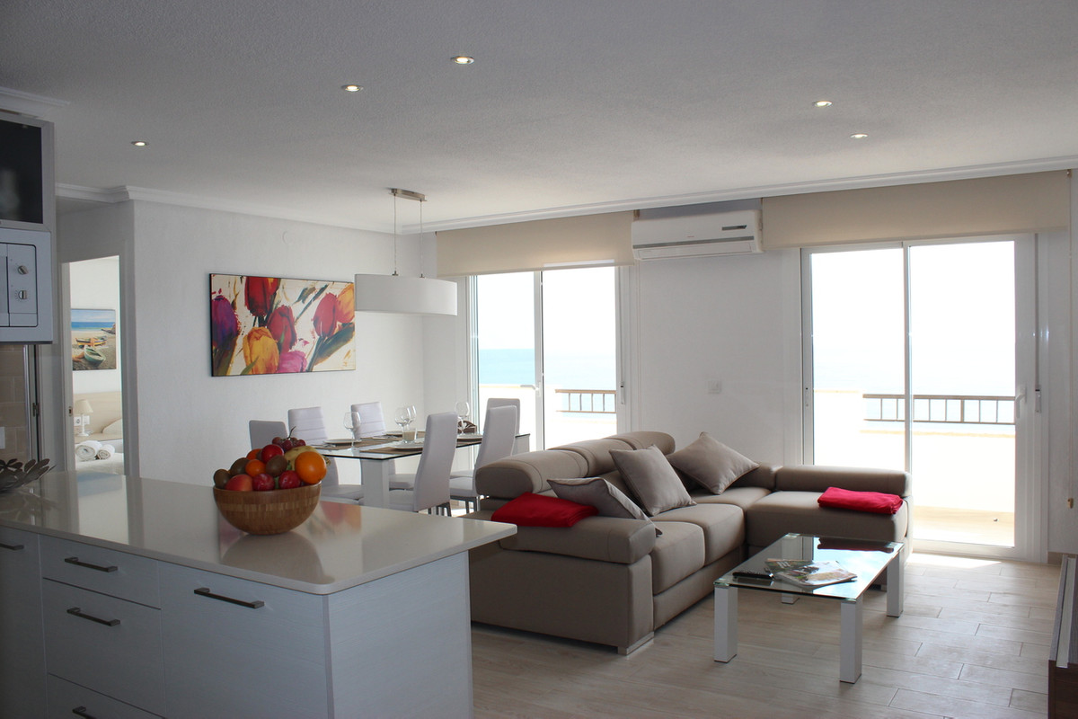 Se vende Apartamento Planta Media de 3 dormitorios en Costa Blanca, Alicante, España