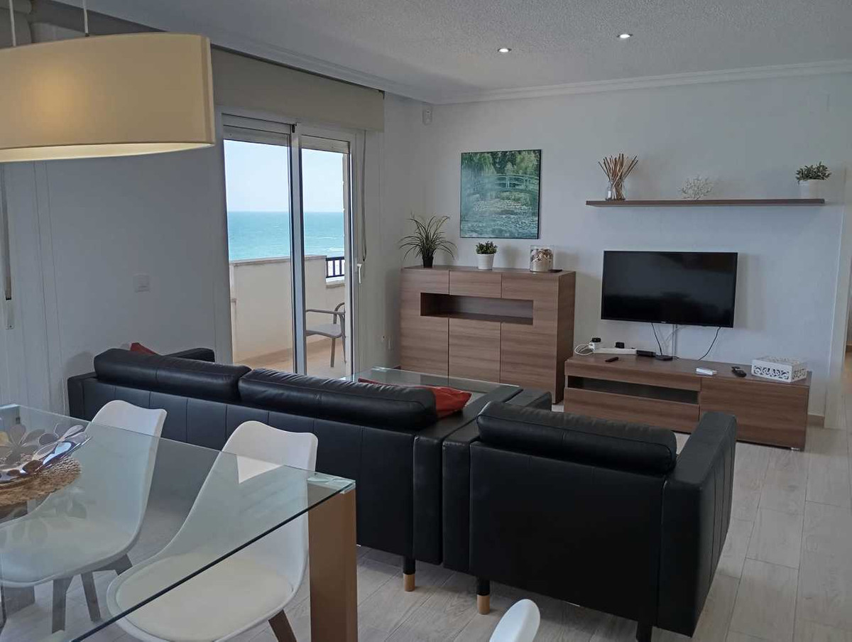 Se vende Apartamento Planta Media de 3 dormitorios en Costa Blanca, Alicante, España