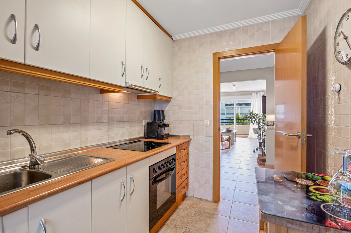 2 Bed Apartment for sale in La Veleta Costa Blanca, Alicante, Spain