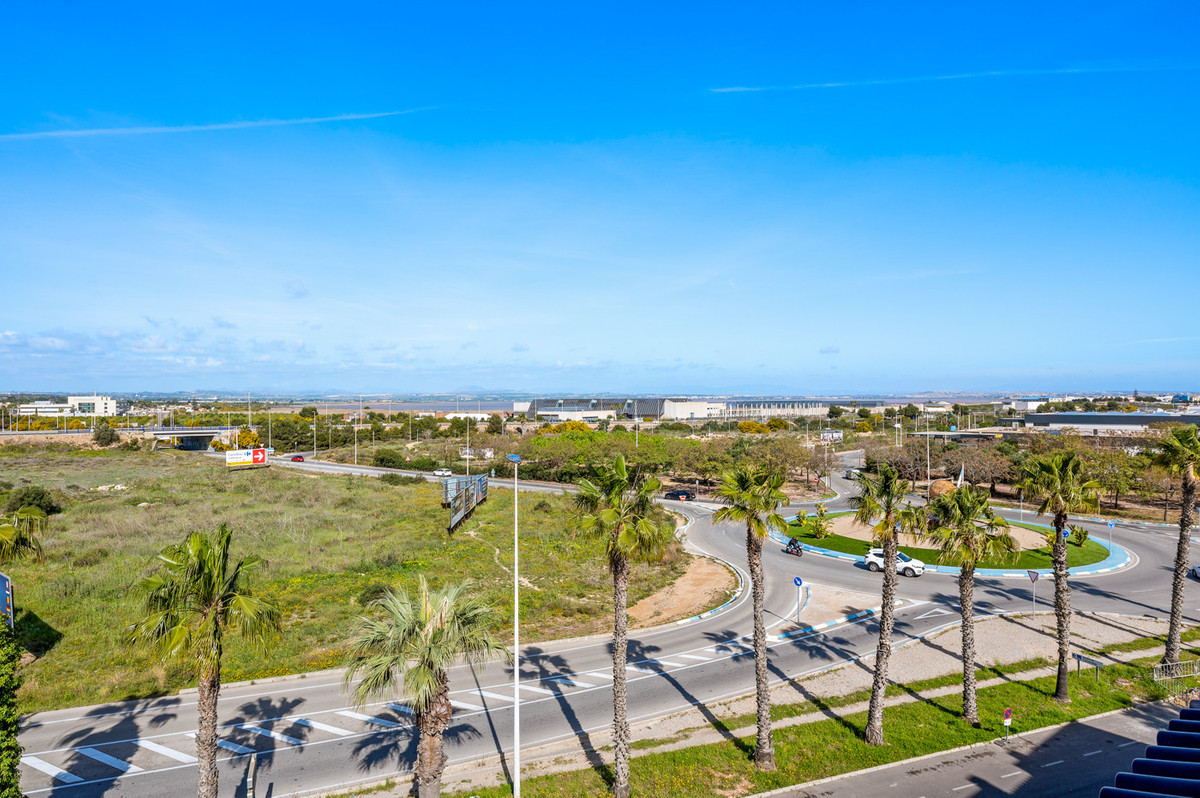 2 Bed Apartment for sale in La Veleta Costa Blanca, Alicante, Spain