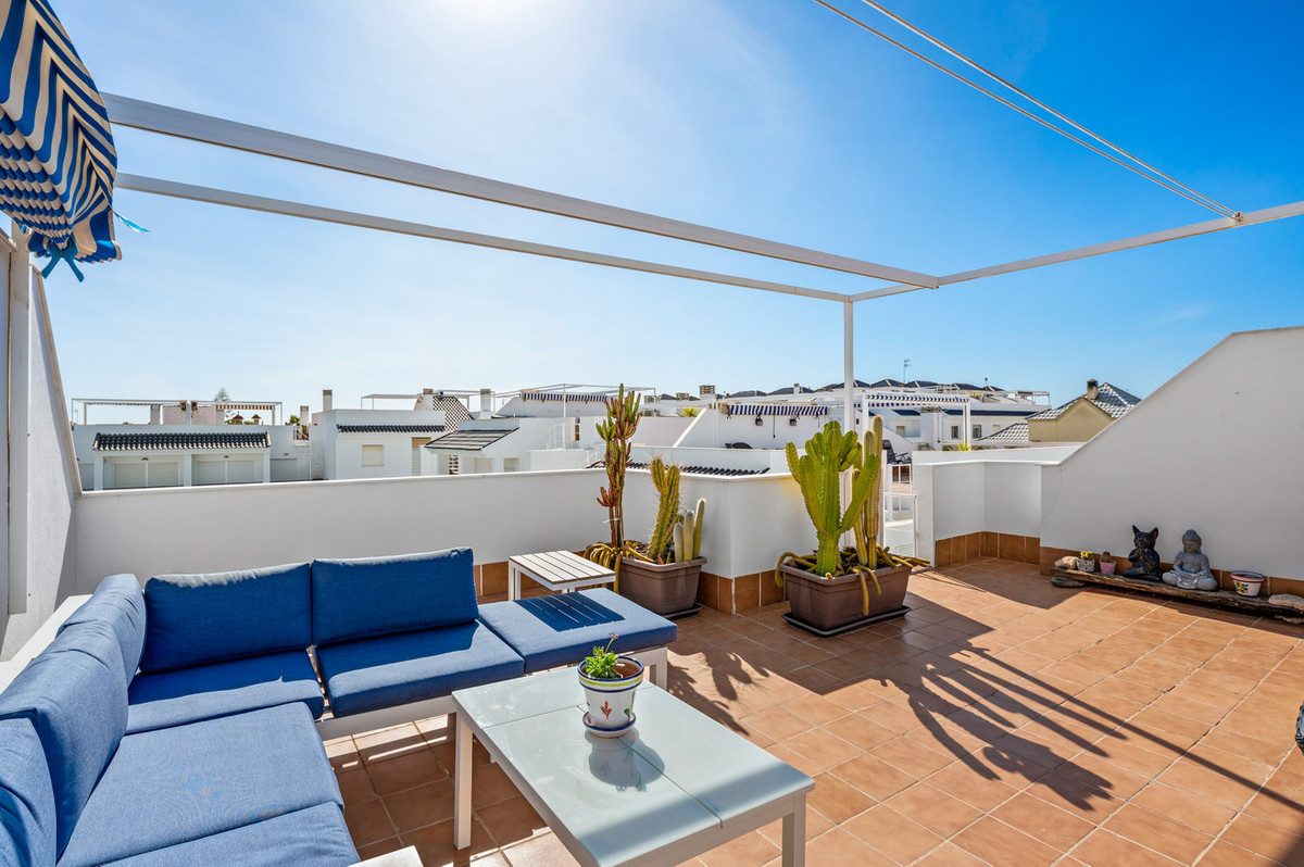 2 Bed Apartment for sale in La Veleta Costa Blanca, Alicante, Spain