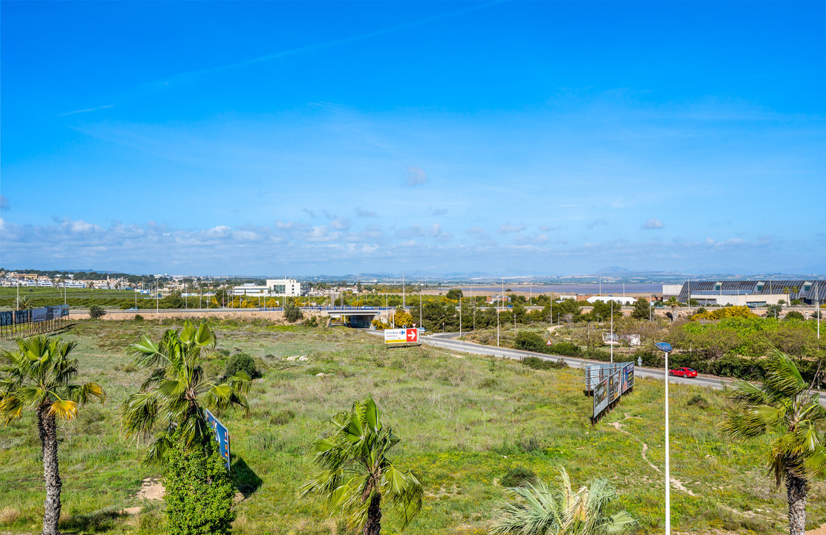 2 Bed Apartment for sale in La Veleta Costa Blanca, Alicante, Spain