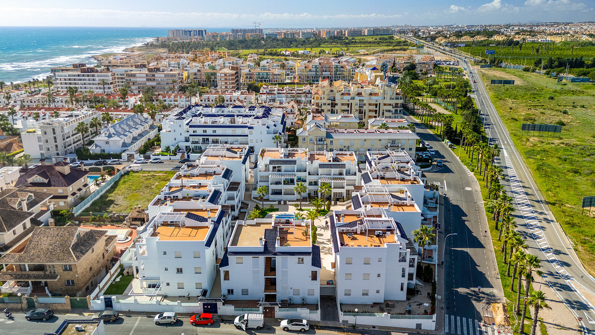 2 Bed Apartment for sale in La Veleta Costa Blanca, Alicante, Spain