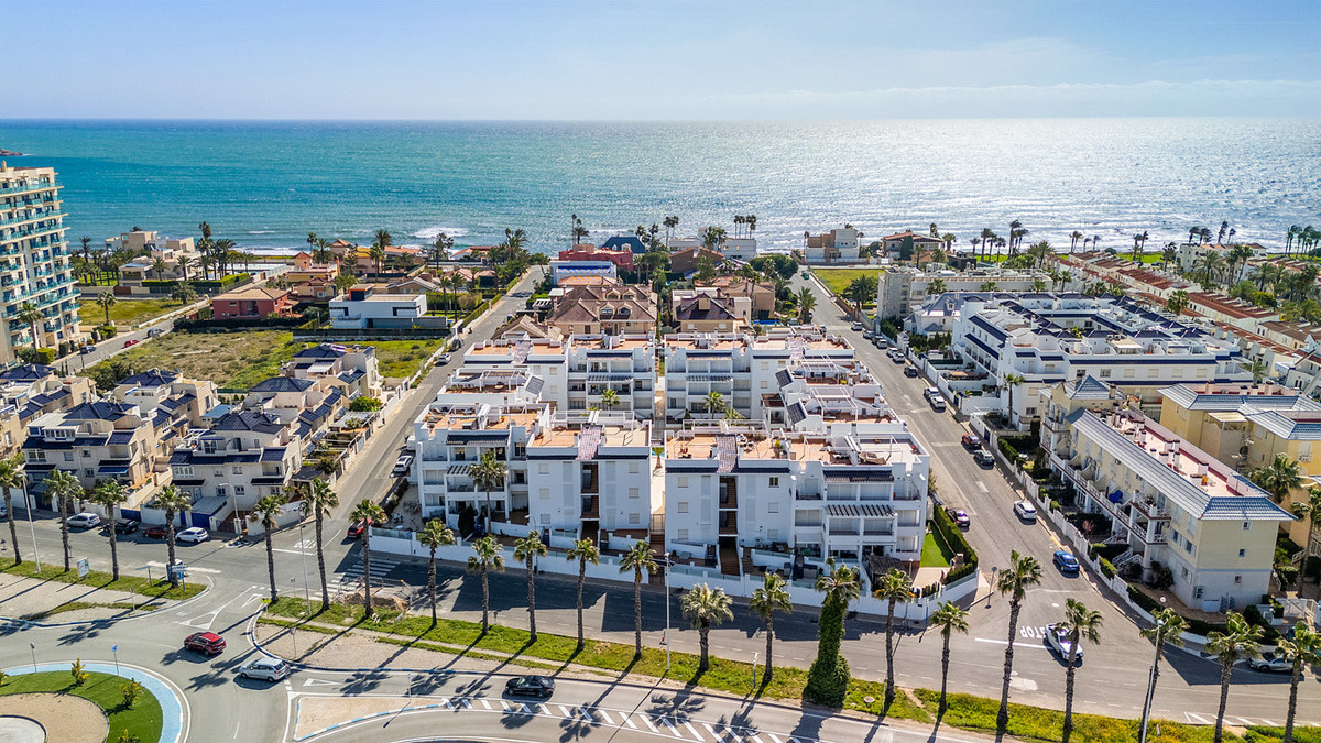 2 Bed Apartment for sale in La Veleta Costa Blanca, Alicante, Spain