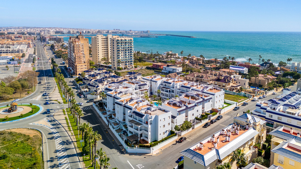 2 Bed Apartment for sale in La Veleta Costa Blanca, Alicante, Spain