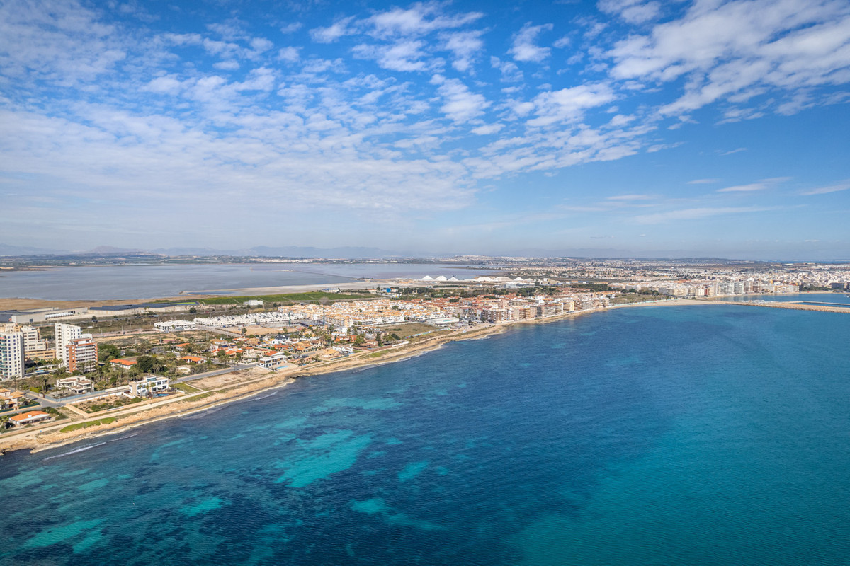 2 Bed Apartment for sale in La Veleta Costa Blanca, Alicante, Spain