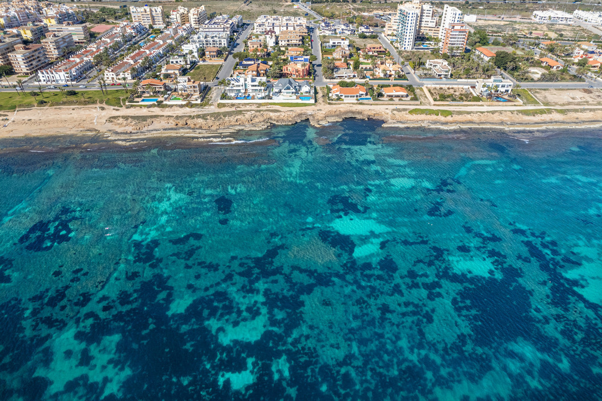 2 Bed Apartment for sale in La Veleta Costa Blanca, Alicante, Spain