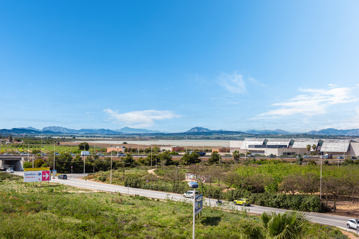 2 Bed Apartment for sale in La Veleta Costa Blanca, Alicante, Spain