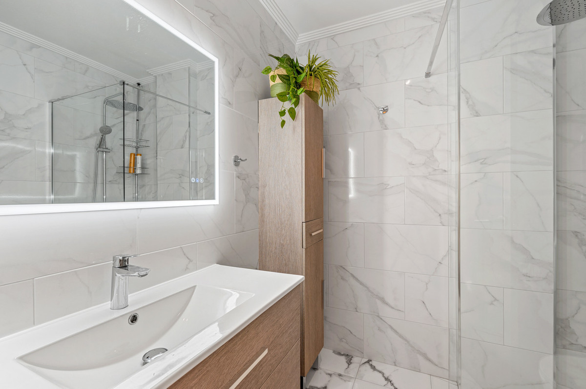 2 Bed Apartment for sale in La Veleta Costa Blanca, Alicante, Spain