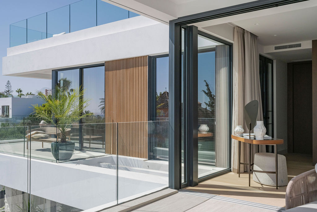 Se vende Villa - Chalet de 4 dormitorios en Costa Del Sol, Málaga, España