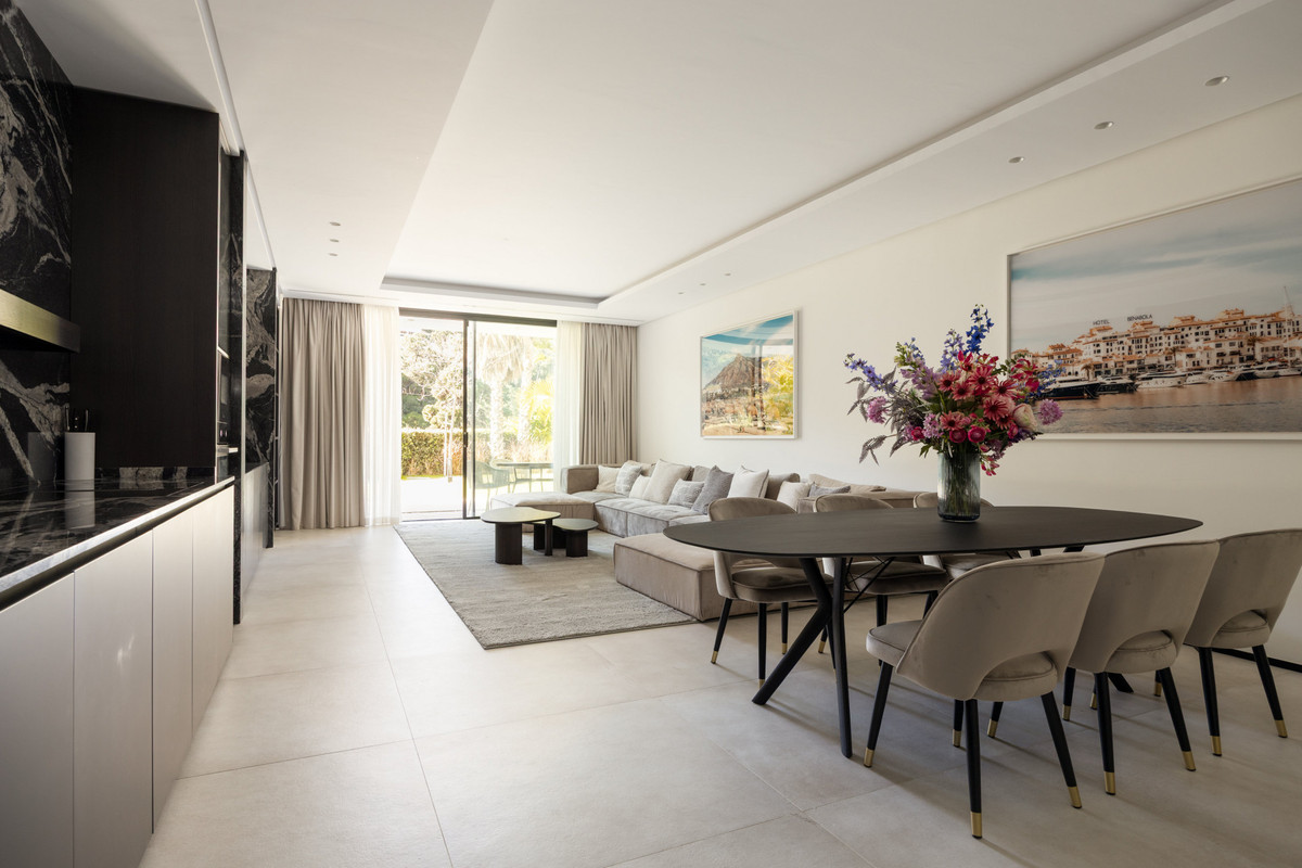 Se vende Villa - Chalet de 7 dormitorios en Costa Del Sol, Málaga, España