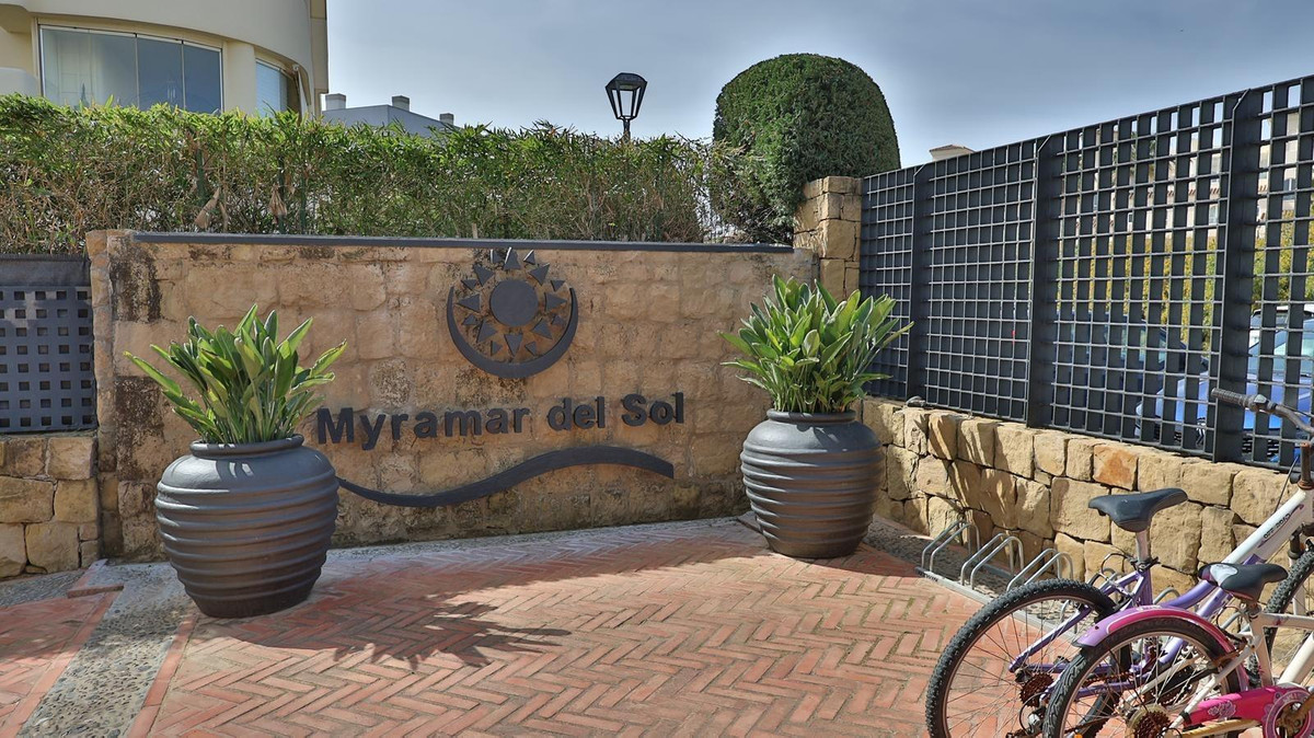 2 Bed Apartment for sale in Mijas Costa Del Sol, Málaga, Spain
