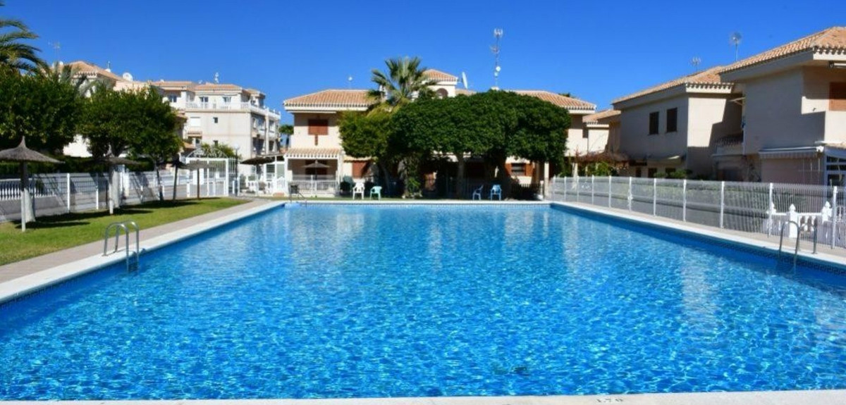 Se vende Adosada de 3 dormitorios en Costa Blanca, Alicante, España