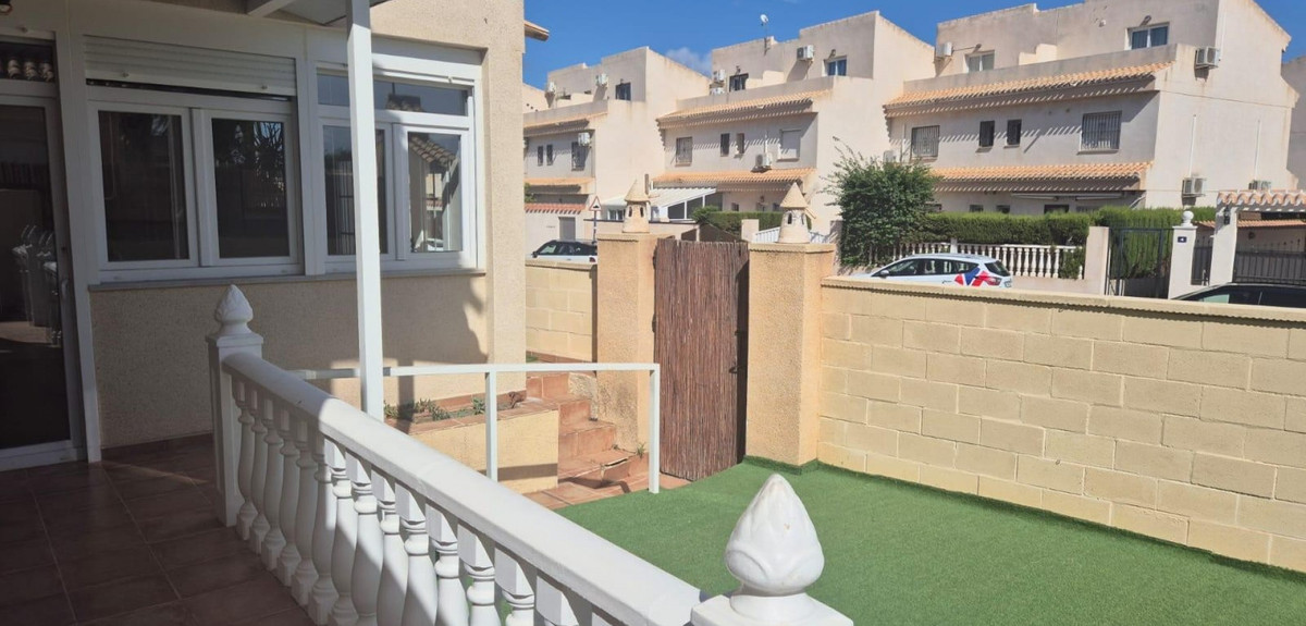 Se vende Adosada de 3 dormitorios en Costa Blanca, Alicante, España