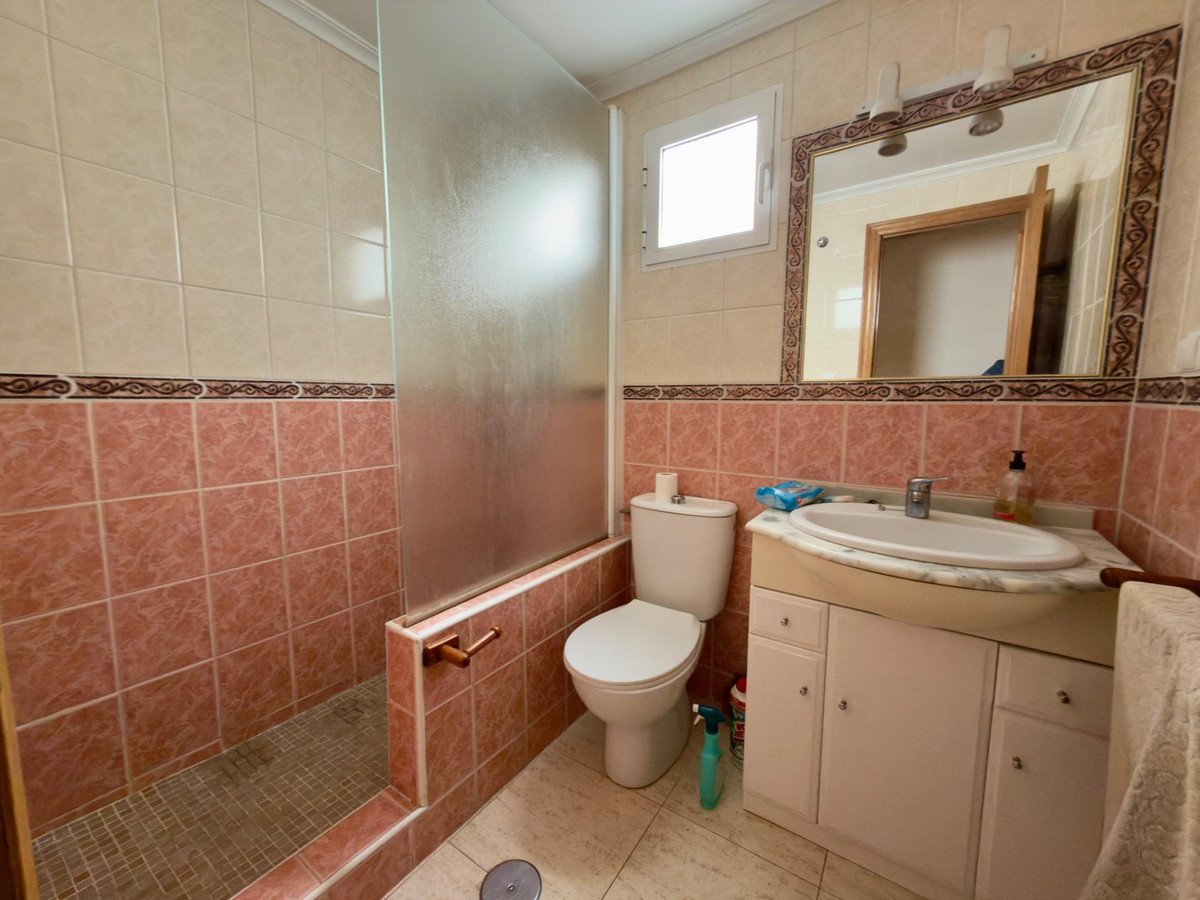 Se vende Apartamento Planta Media de 2 dormitorios en Costa Blanca, Alicante, España
