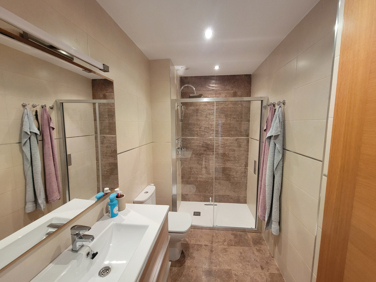 Se vende Apartamento Planta Media de 2 dormitorios en Costa Blanca, Alicante, España