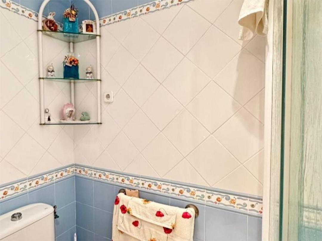 Se vende Apartamento Planta Media de 4 dormitorios en Costa Del Sol, Málaga, España