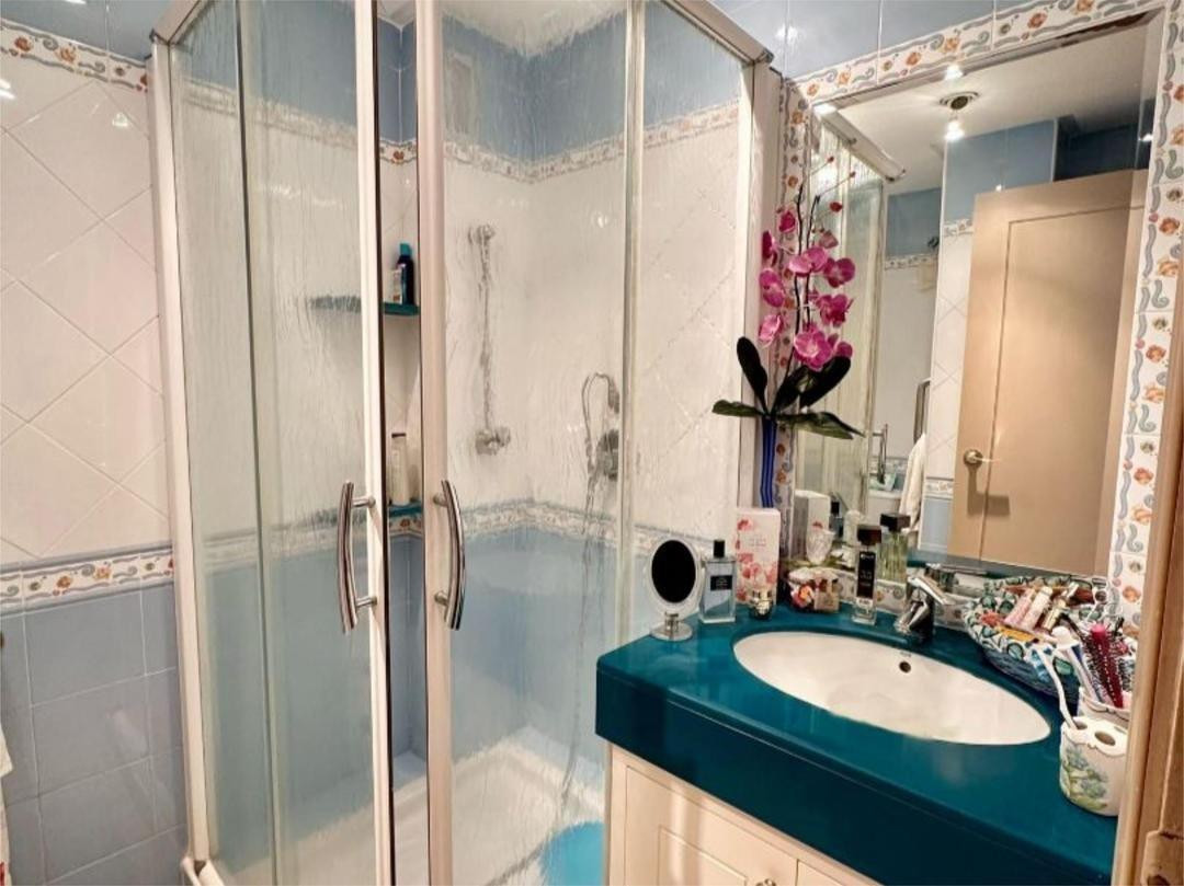 Se vende Apartamento Planta Media de 4 dormitorios en Costa Del Sol, Málaga, España