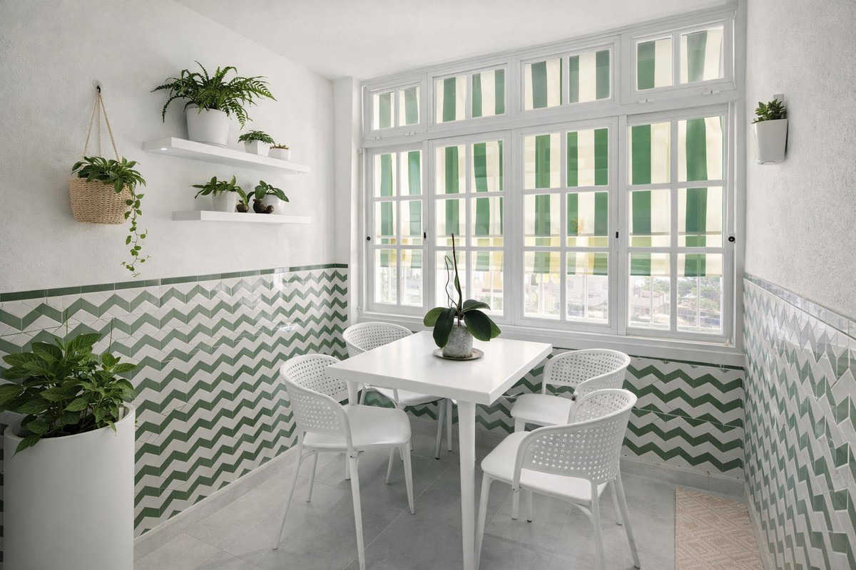 Se vende Apartamento Planta Media de 4 dormitorios en Costa Del Sol, Málaga, España