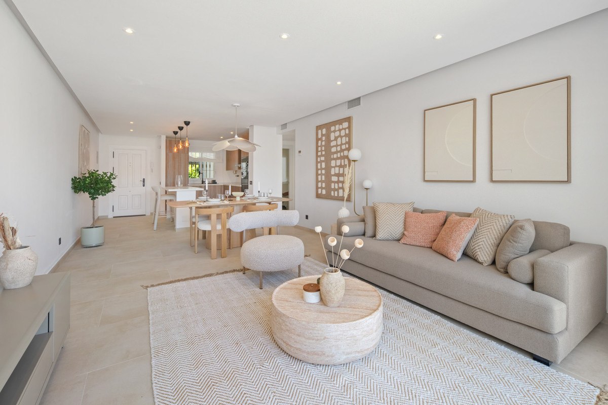 2 Bed Apartment for sale in La Quinta Costa Del Sol, Málaga, Spain