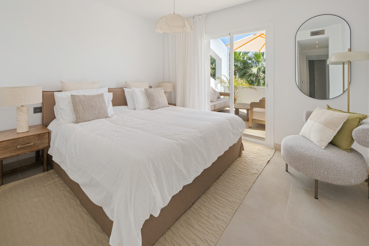 2 Bed Apartment for sale in La Quinta Costa Del Sol, Málaga, Spain