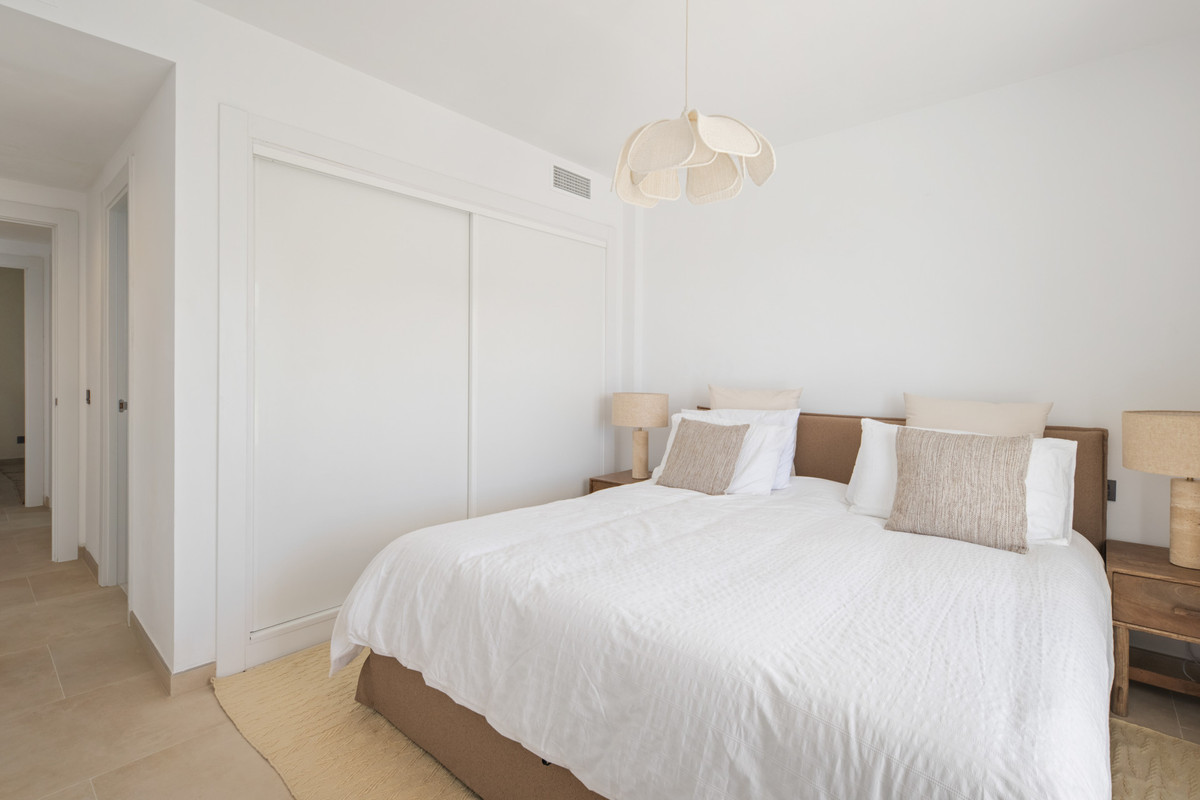 2 Bed Apartment for sale in La Quinta Costa Del Sol, Málaga, Spain