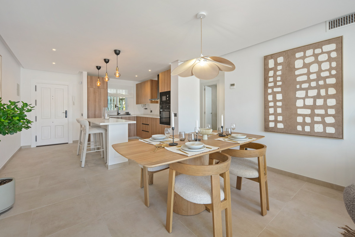 2 Bed Apartment for sale in La Quinta Costa Del Sol, Málaga, Spain