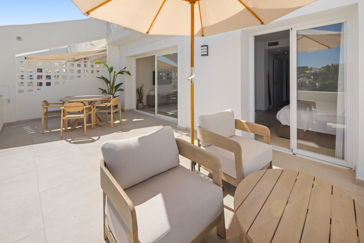 2 Bed Apartment for sale in La Quinta Costa Del Sol, Málaga, Spain