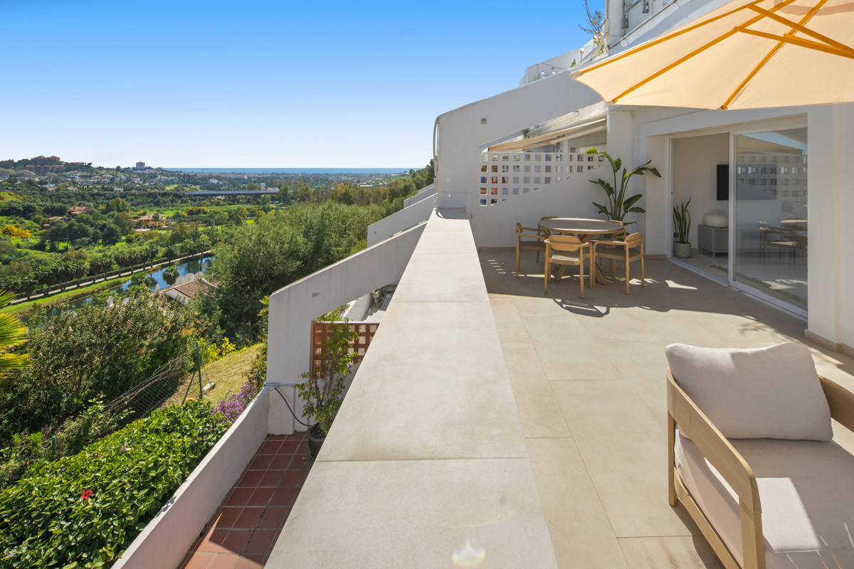 2 Bed Apartment for sale in La Quinta Costa Del Sol, Málaga, Spain