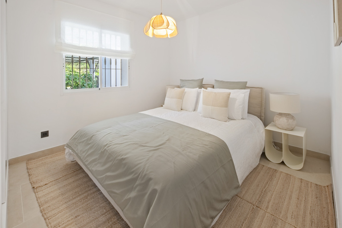 2 Bed Apartment for sale in La Quinta Costa Del Sol, Málaga, Spain