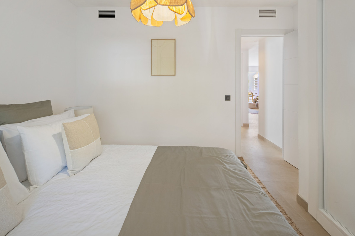 2 Bed Apartment for sale in La Quinta Costa Del Sol, Málaga, Spain