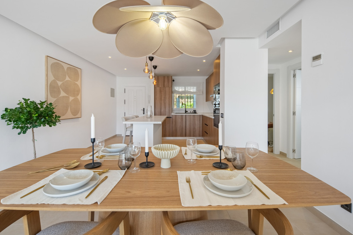 2 Bed Apartment for sale in La Quinta Costa Del Sol, Málaga, Spain