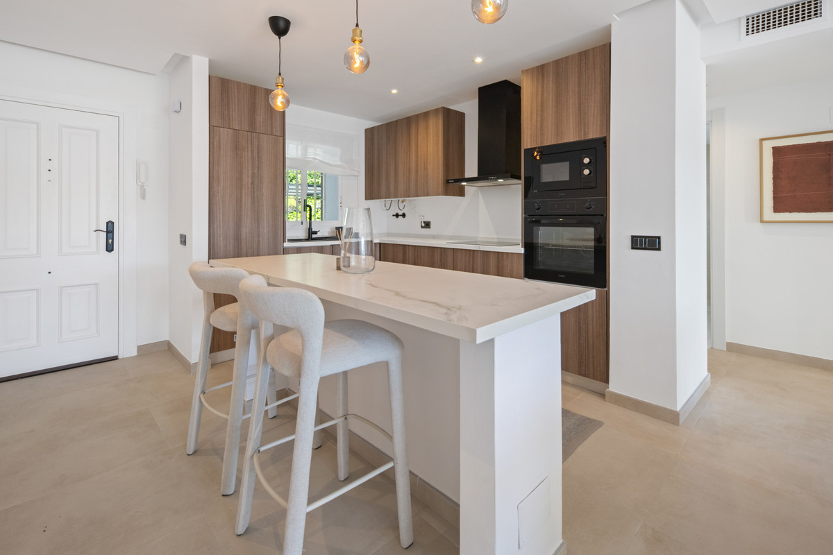 2 Bed Apartment for sale in La Quinta Costa Del Sol, Málaga, Spain