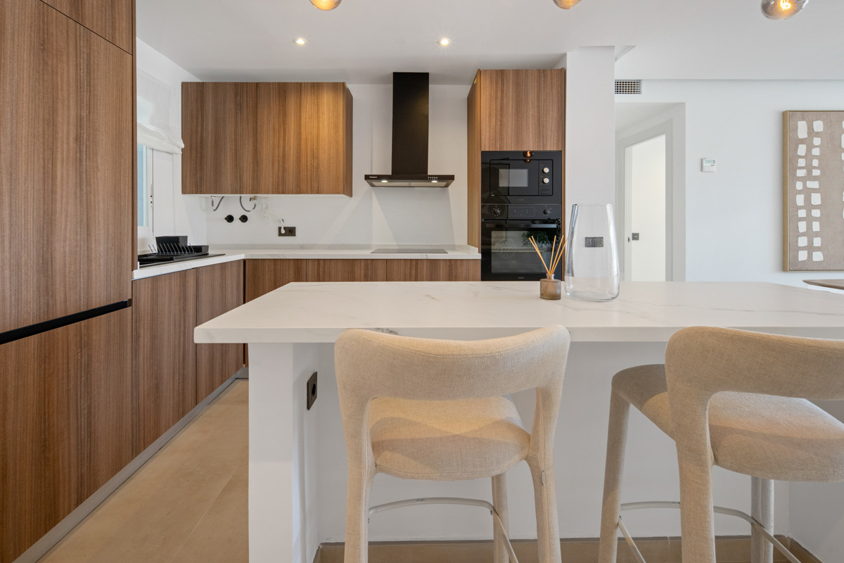 2 Bed Apartment for sale in La Quinta Costa Del Sol, Málaga, Spain
