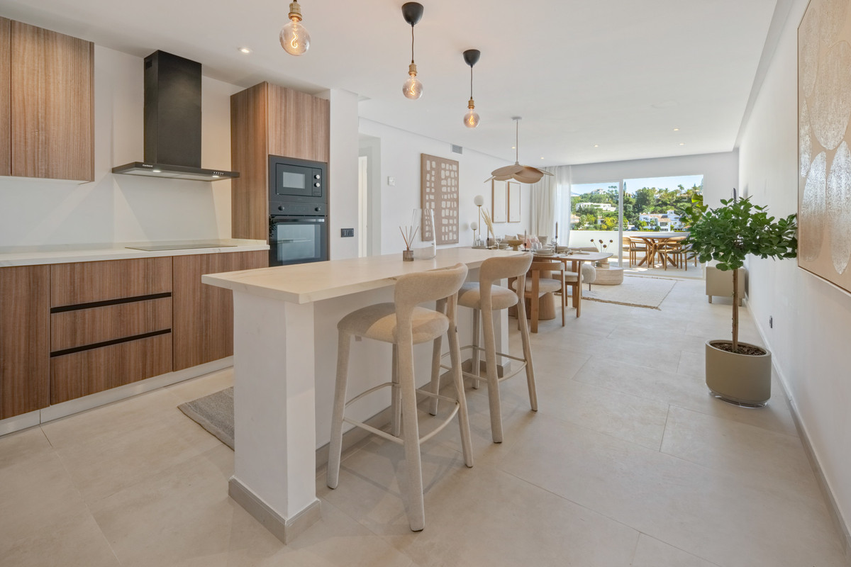 2 Bed Apartment for sale in La Quinta Costa Del Sol, Málaga, Spain
