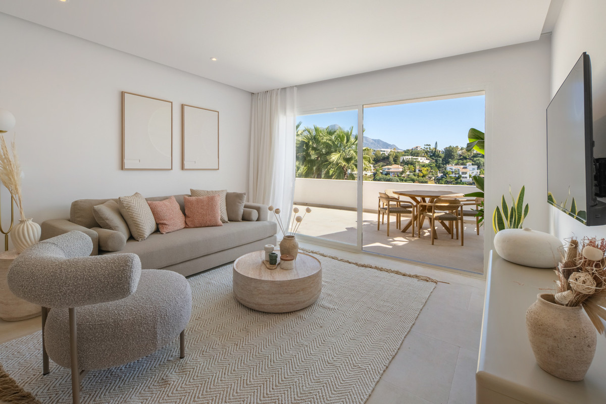 2 Bed Apartment for sale in La Quinta Costa Del Sol, Málaga, Spain