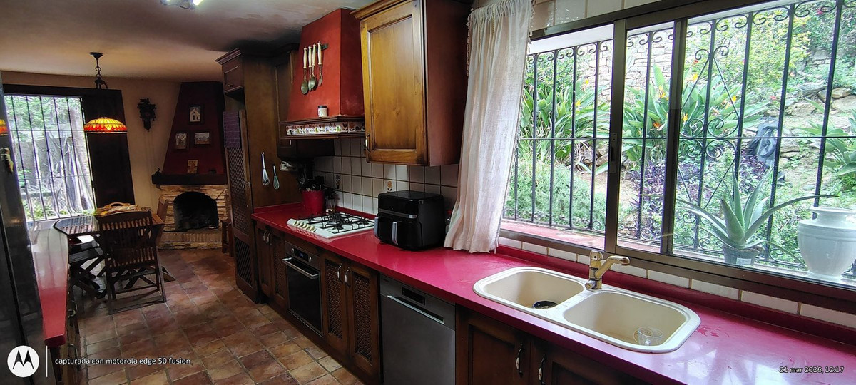 3 Bed Townhouse for sale in Río Real Costa Del Sol, Málaga, Spain