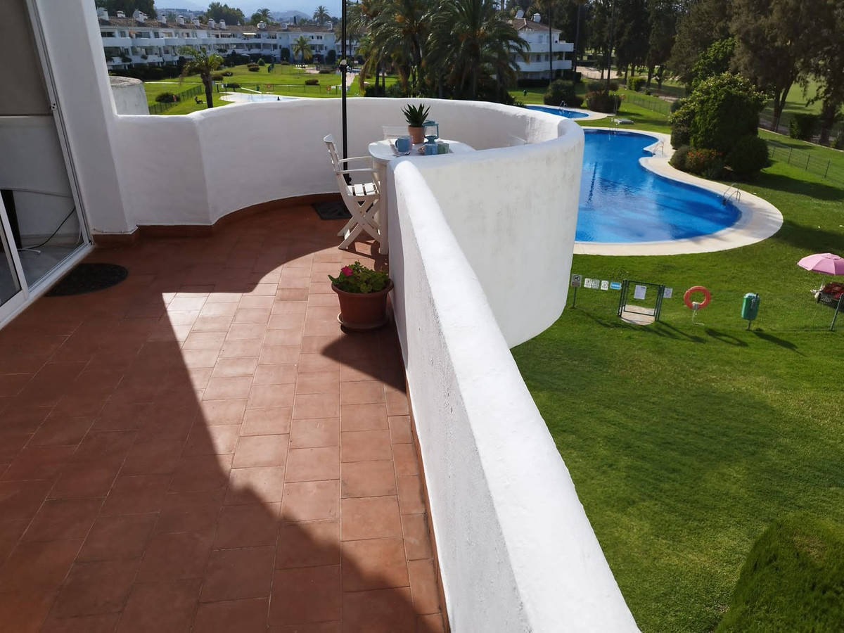 Se vende Apartamento Planta Media de 2 dormitorios en Costa Del Sol, Málaga, España