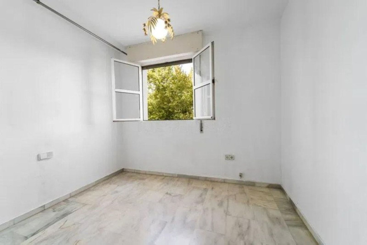 3 Bed Apartment for sale in Fuengirola Costa Del Sol, Málaga, Spain